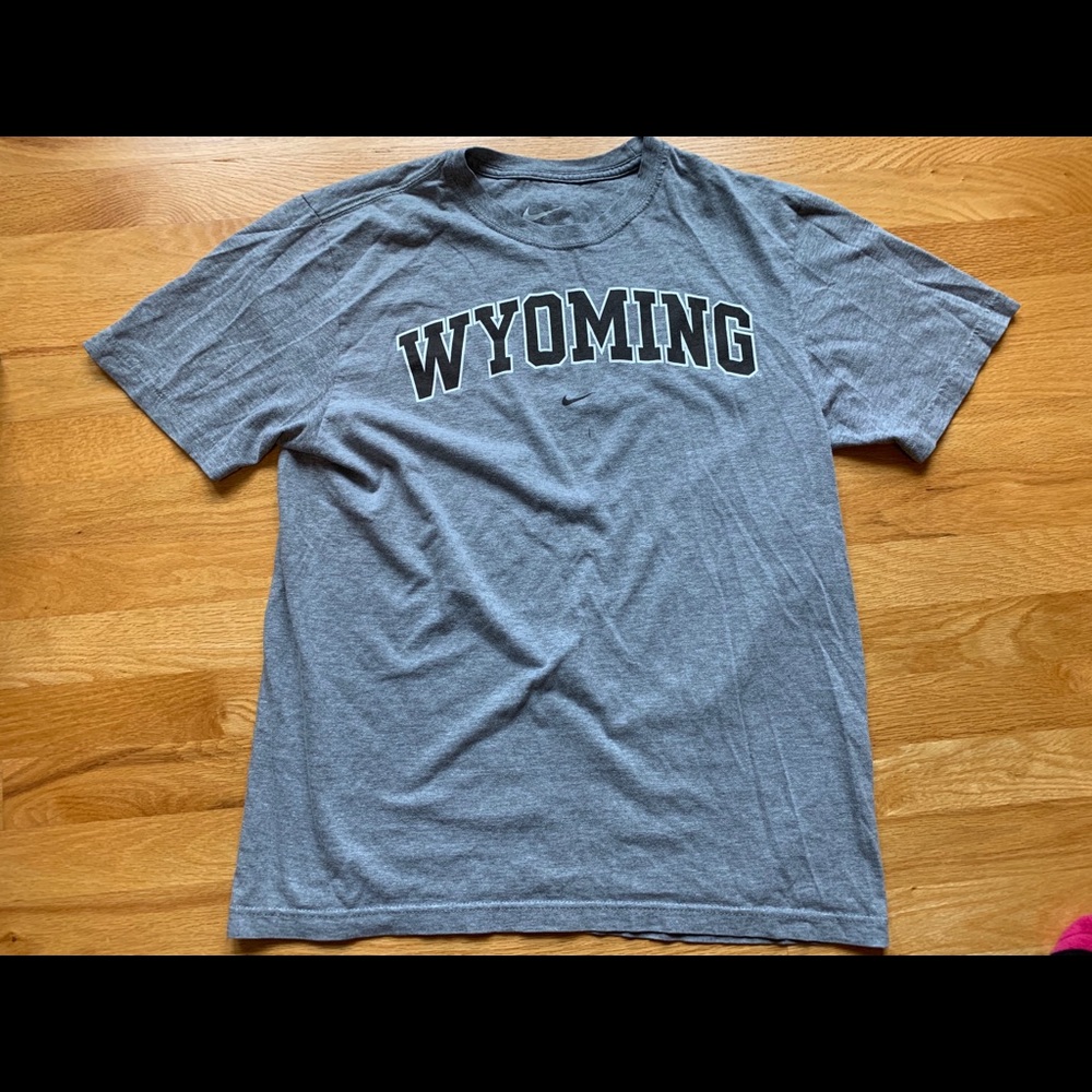 Wyoming Nike Large Shirt